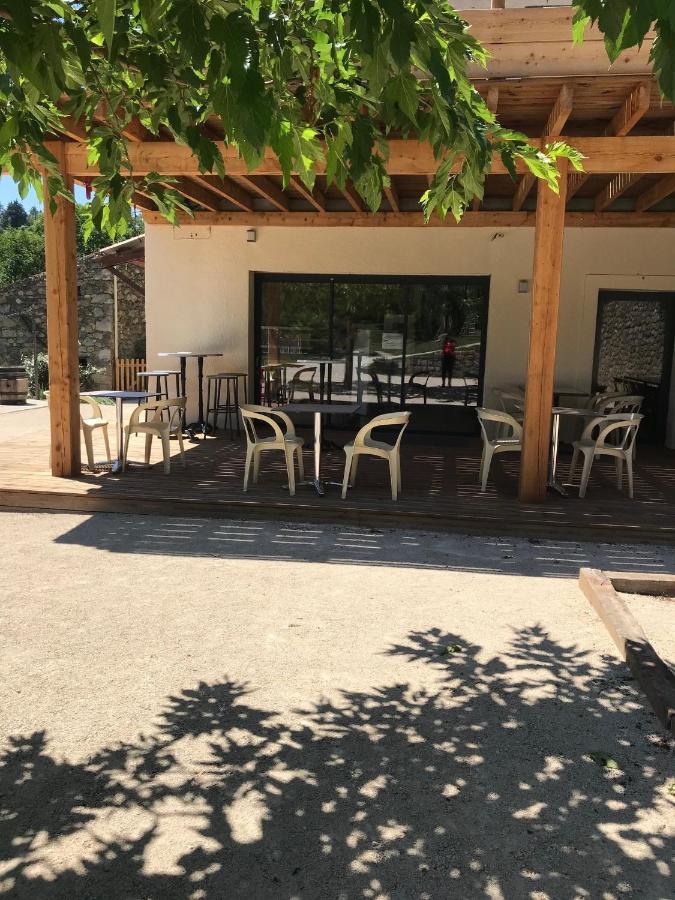 Camping Les Berges Du Doux Colombier-le-Vieux Luaran gambar