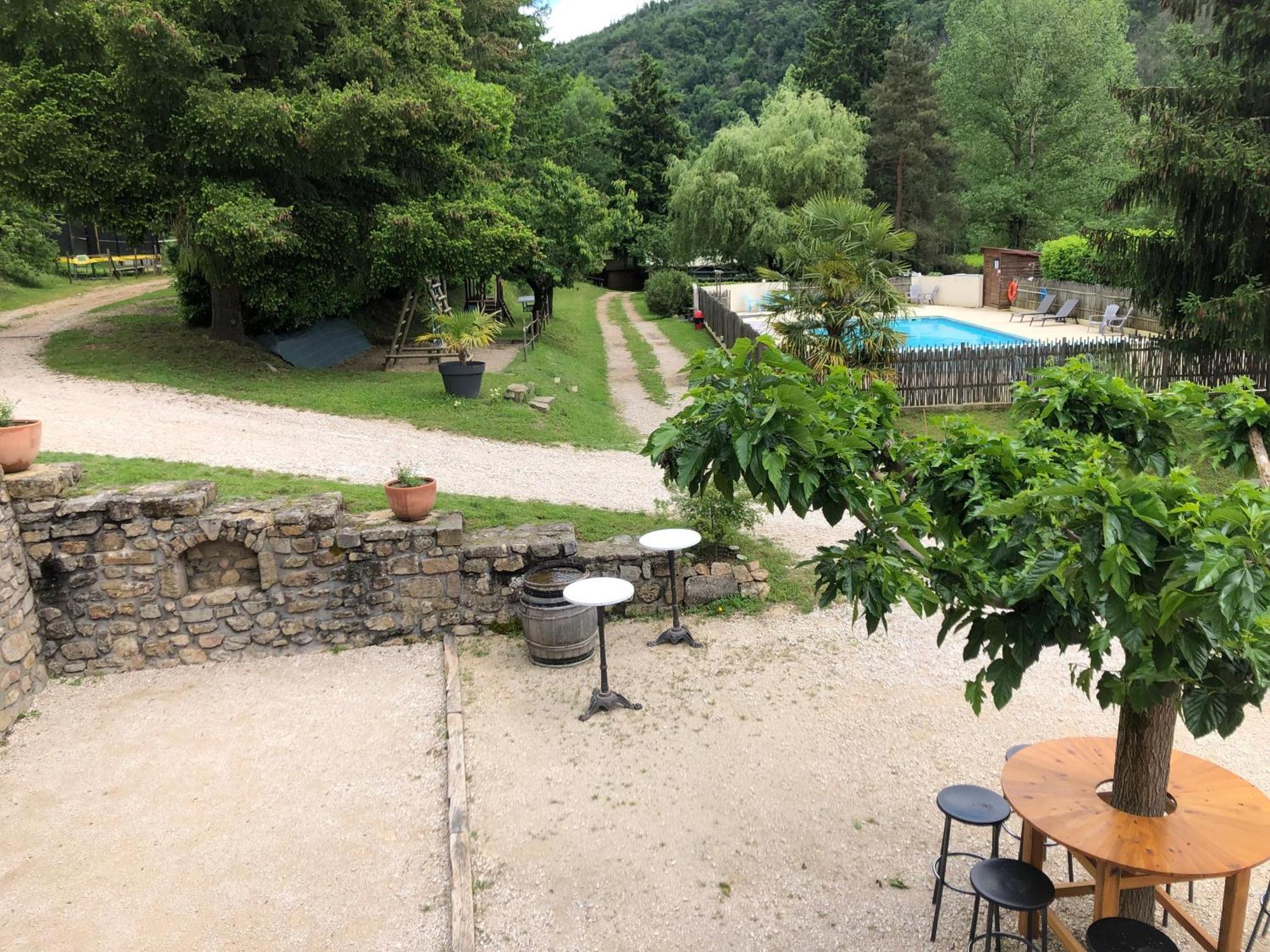Camping Les Berges Du Doux Colombier-le-Vieux Luaran gambar
