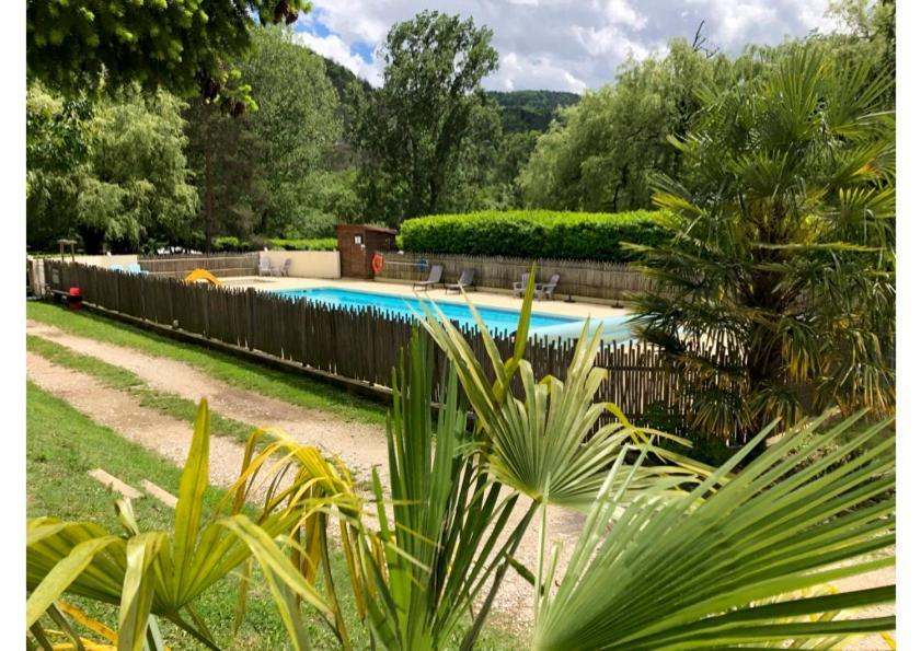 Camping Les Berges Du Doux Colombier-le-Vieux Luaran gambar