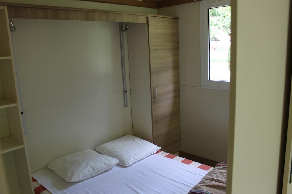 Camping Les Berges Du Doux Colombier-le-Vieux Bilik gambar