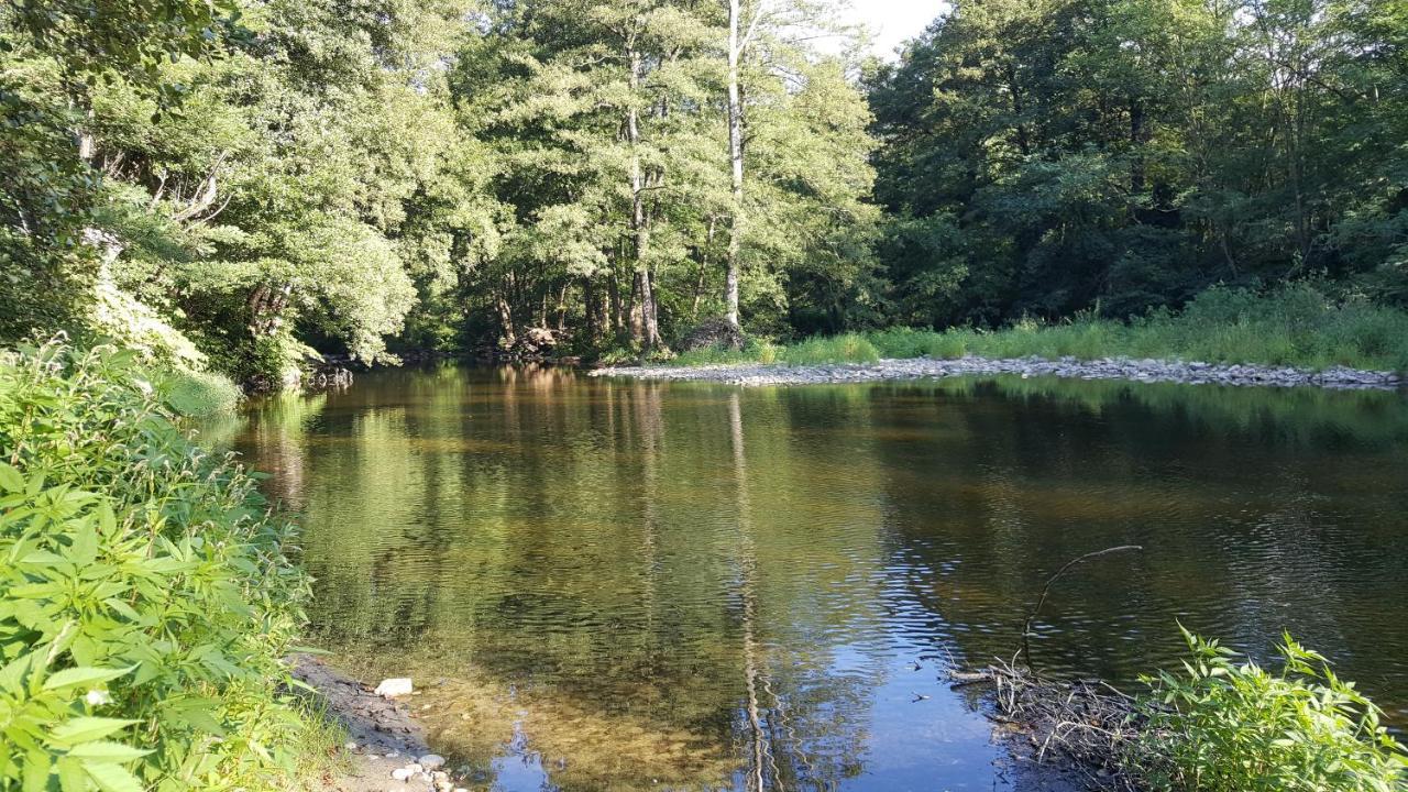 Camping Les Berges Du Doux Colombier-le-Vieux Luaran gambar